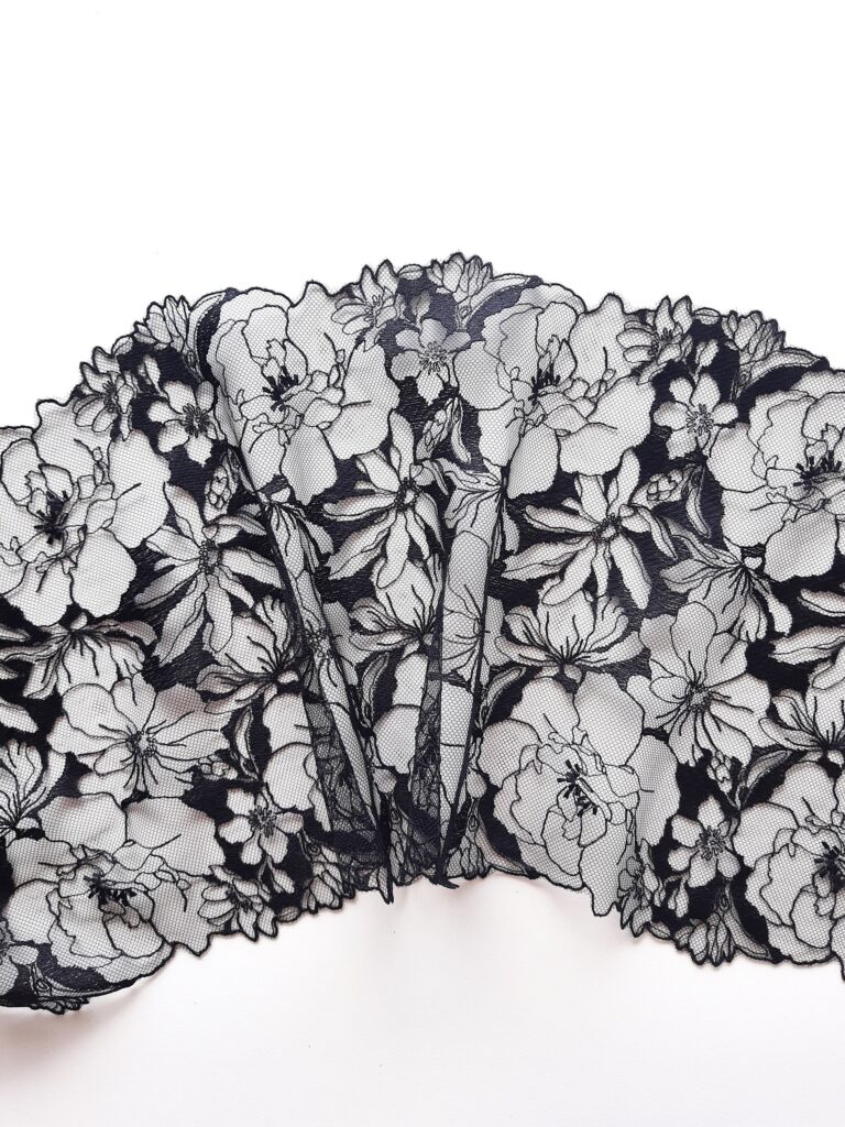 Stickereispitze auf Tüll in Schwarz Floral weich für BHs und Dessous
