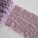 Dentelle brodée lilas pour lingerie et soutien-gorge