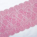 Pizzo a ciglia rosa con glitter - rifinitura inelasticizzata