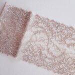 ela de encaje elástico beige para lencería