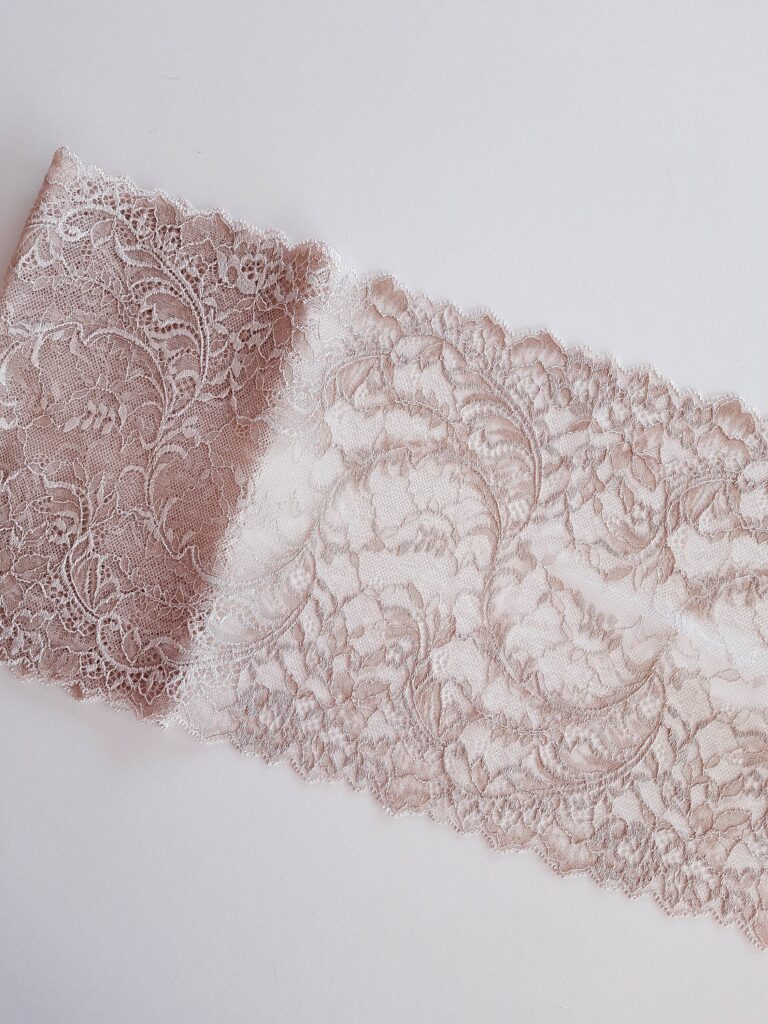 Elastische Spitze Beige Floral 23 cm für Dessous und BHs