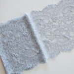 Encaje elástico gris suave con lúrex para lencería