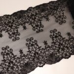 Dentelle tulle brodée noire