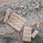 Light beige hook & eye closures (3x2, 3x3)