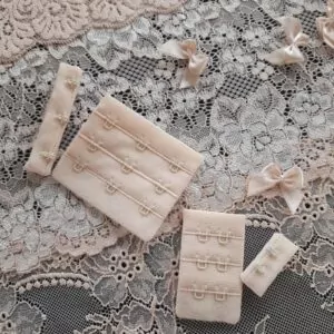 Light beige hook & eye closures (3x2, 3x3)