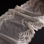 Pizzo elasticizzato beige chiaro