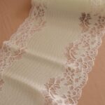 Dentelle extensible blanc antique