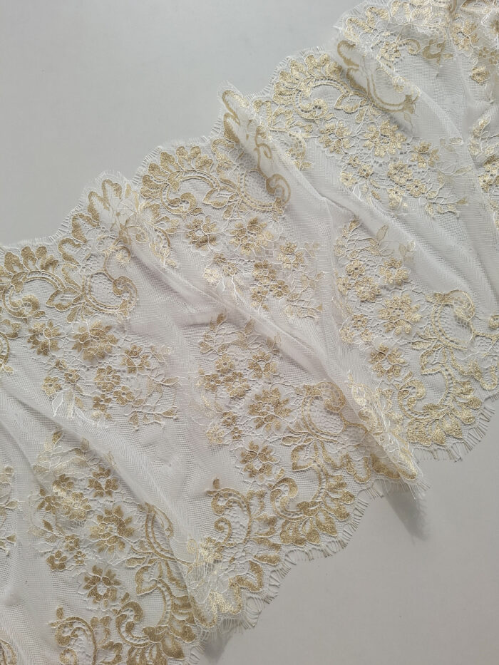 chantilly lace coupon 3m for lingerie, antique white with lurex inelastic lace - Image 2