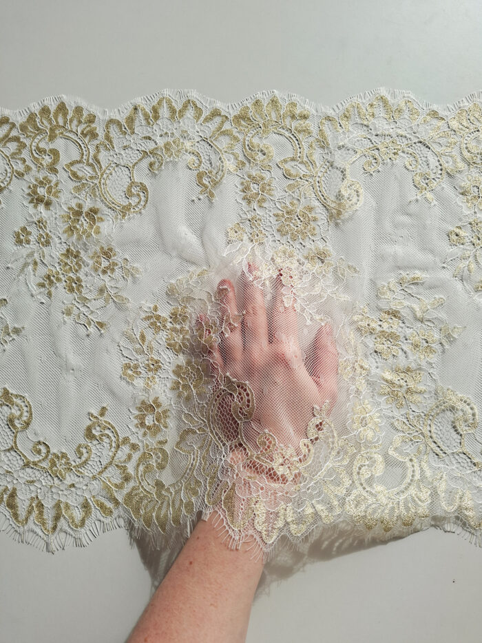 chantilly lace coupon 3m for lingerie, antique white with lurex inelastic lace - Image 4