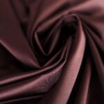 Tessuto in microfibra satinata di alta qualità per intimo/costumi da bagno/abbigliamento fitness 0,5 m (colore crema nocciola)