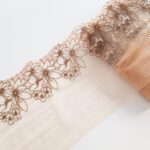 Juego de 2 m de encaje de gasa bordado beige con espejo para coser ropa interior, encaje floral bordado para hacer sujetadores