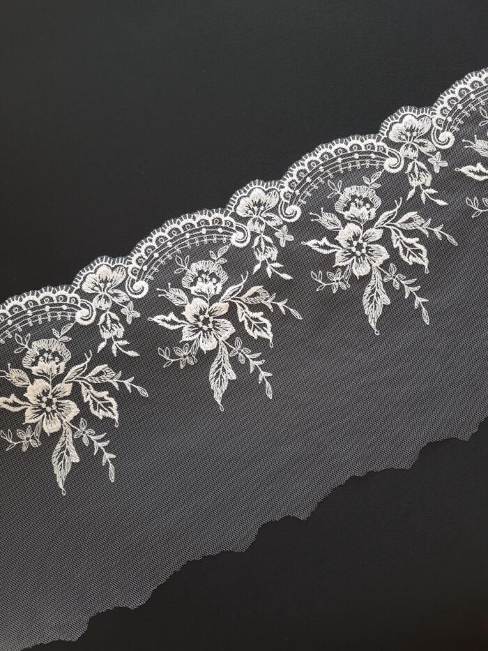 2m mirrored set white embroidered voile lace trim for sewing underwear, floral embroidered lace for bra making - Image 1