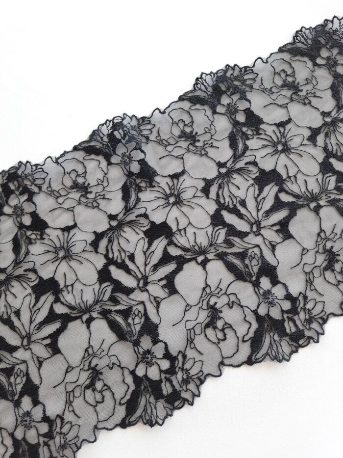 Tulle noir brodé de motifs floraux – Image 1
