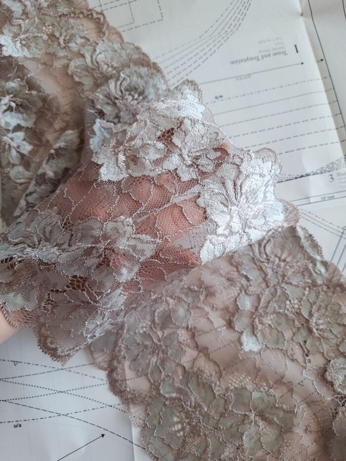 Passamaneria in pizzo elasticizzato per lingerie, tessuto in pizzo elastico per reggiseni - immagine 3