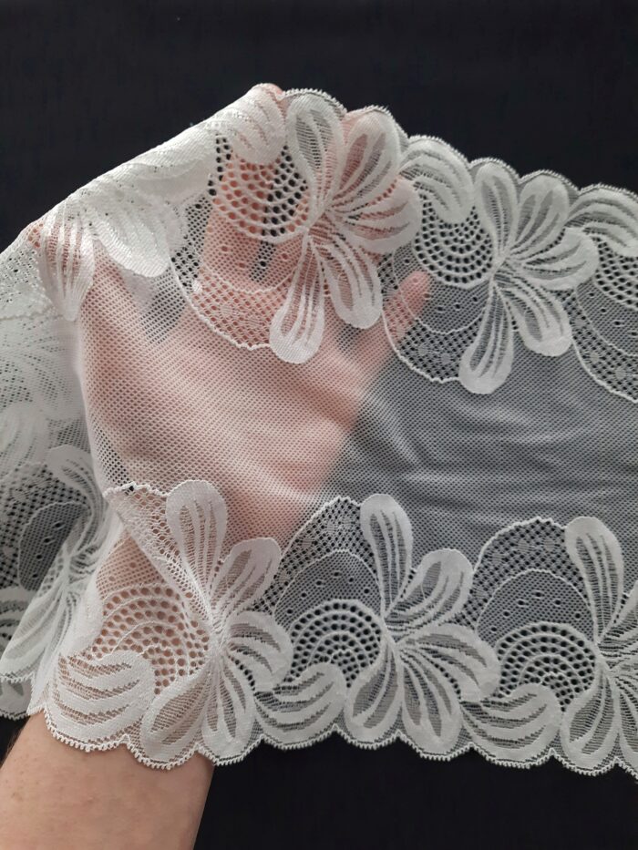 Tissu de dentelle extensible blanc antique – Image 3