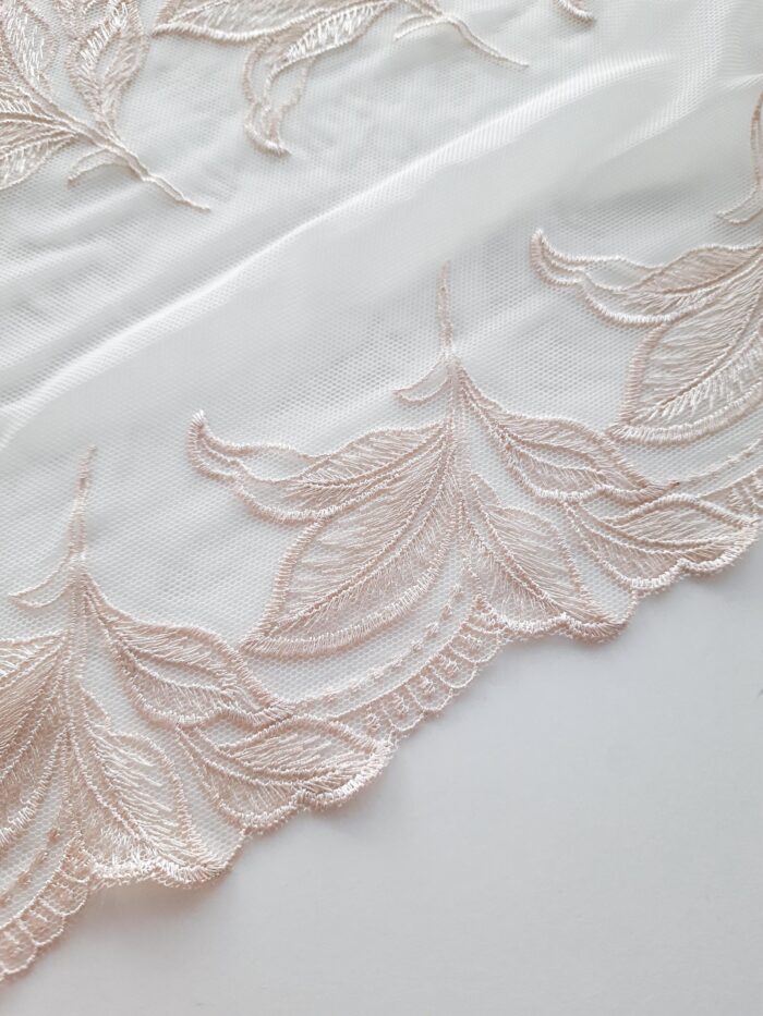 Beige embroidered lace - Image 4