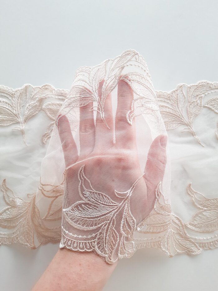 Beige embroidered lace - Image 5