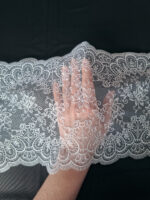 pizzo in tulle ricamato bianco per la creazione di reggiseni, larghezza 20,5 cm - immagine 3