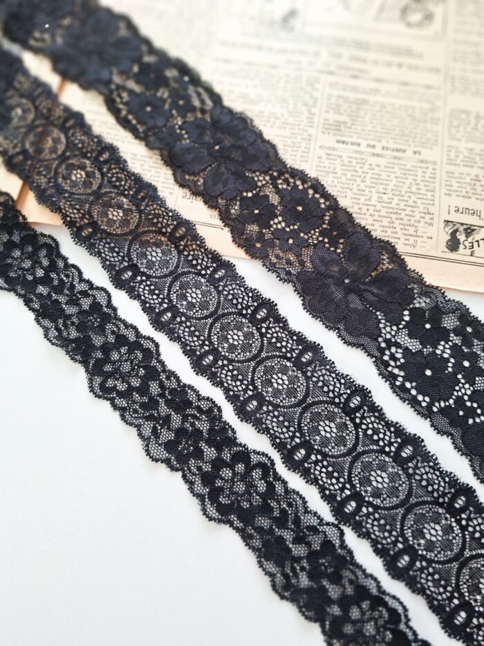 Black stretch lace trim - Image 1